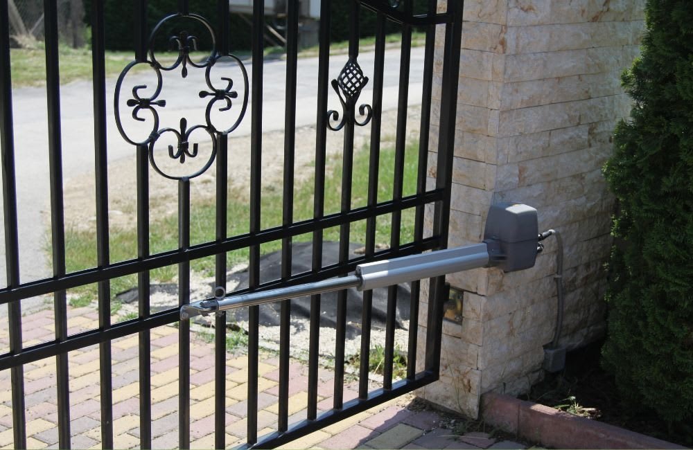 Double swing gate at a Dallas-area property