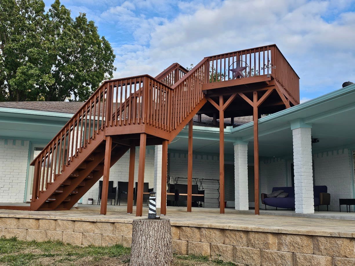 Contemporary balcony built with durable, weather-resistant materials